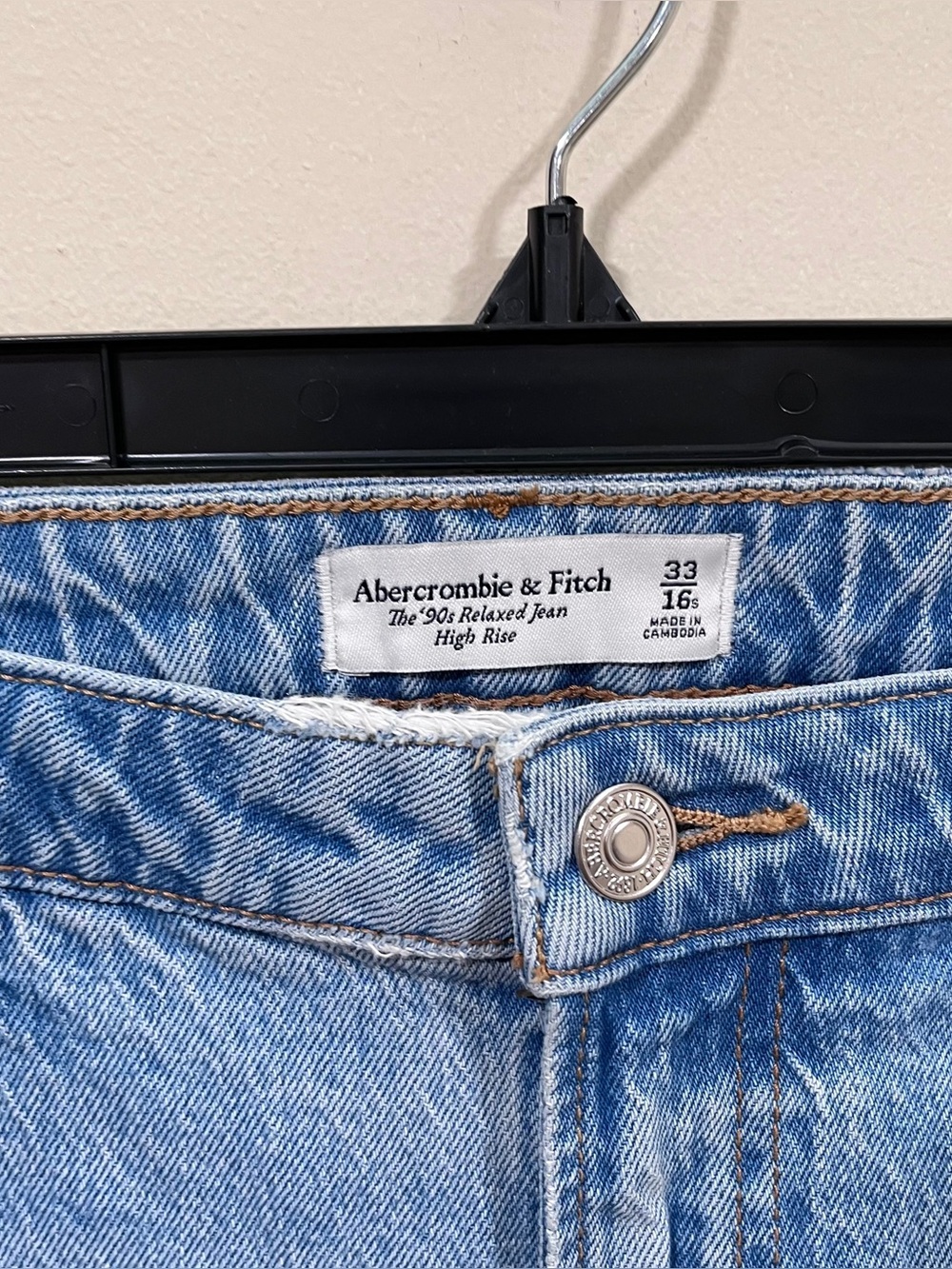 NWT Abercrombie & Fitch The '90s Relaxed Jeans in a high-rise style size16 short - Picture 6 of 10